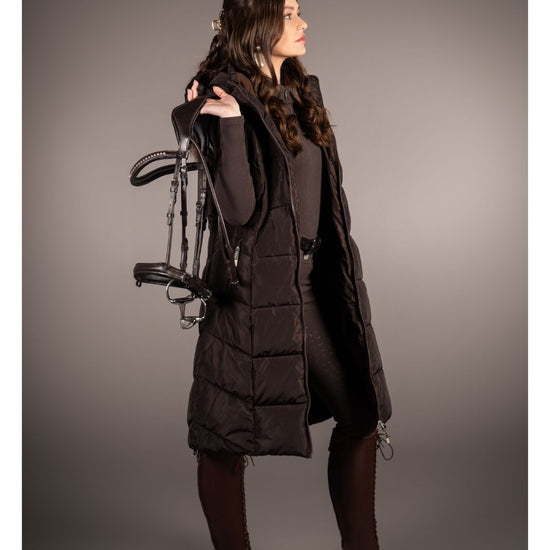 woman wearing HKM Lauria Garrelli Arezzo Long Vest in brown on grey background